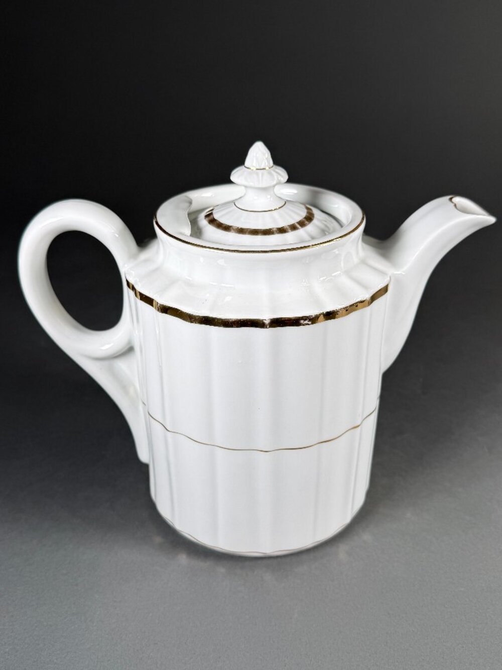 Vtg Kahla Germany White Porcelain Teapot Coffee Pot Gold Gilt Ribbed Scalloped